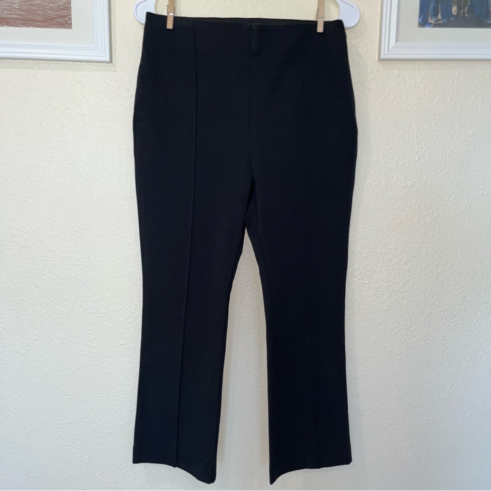 NWOT LOFT Black High Rise Kick Crop Pants Petite (1-166)